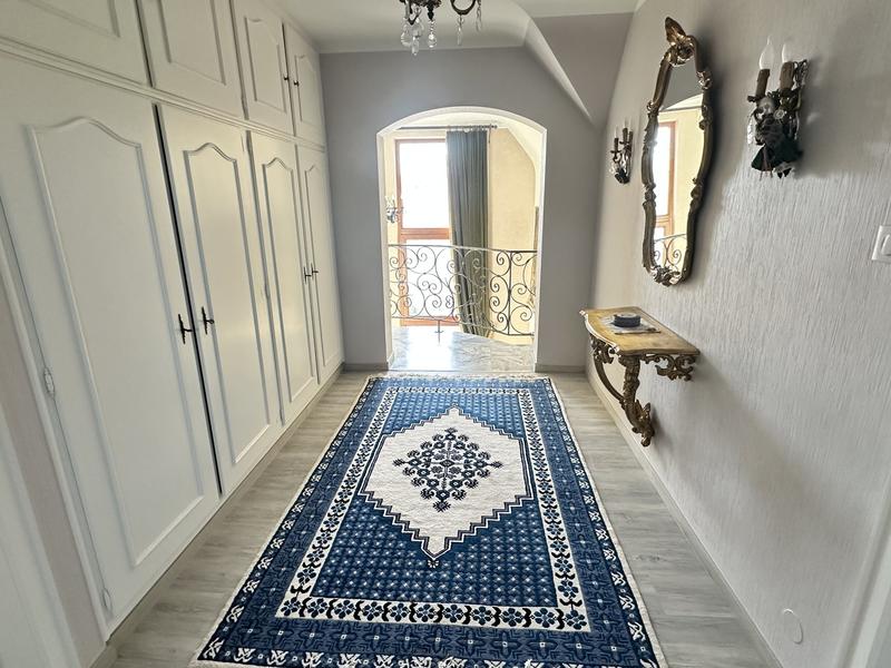 Maison - 211 m² - 8 pièces