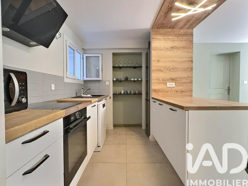 Maison - 250 m² - 10 pièces