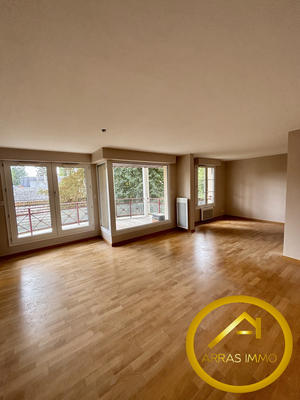 Appartement - 90 m² - 3 pièces