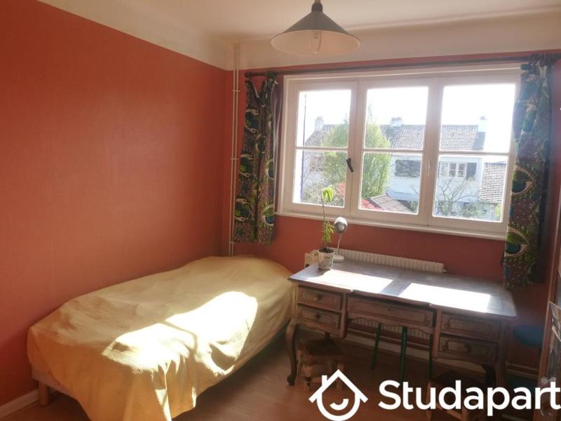 Chambre - 10 m² - 1 pièce