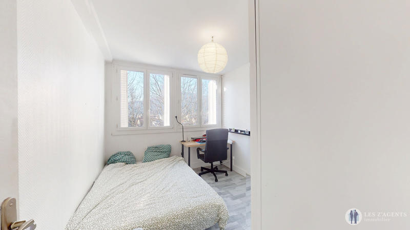 Appartement - 83 m² - 5 pièces