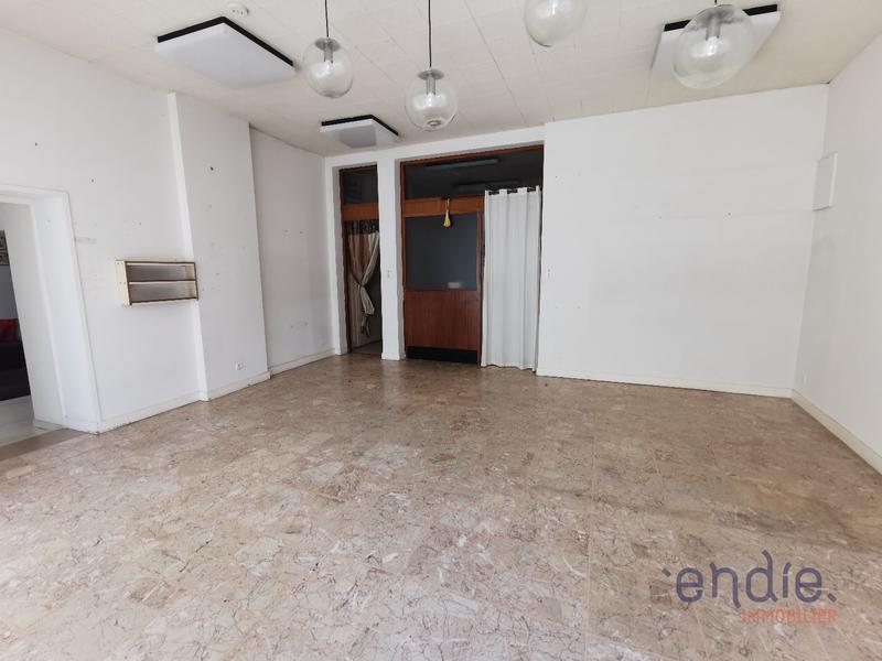 Maison - 300 m² - 8 pièces