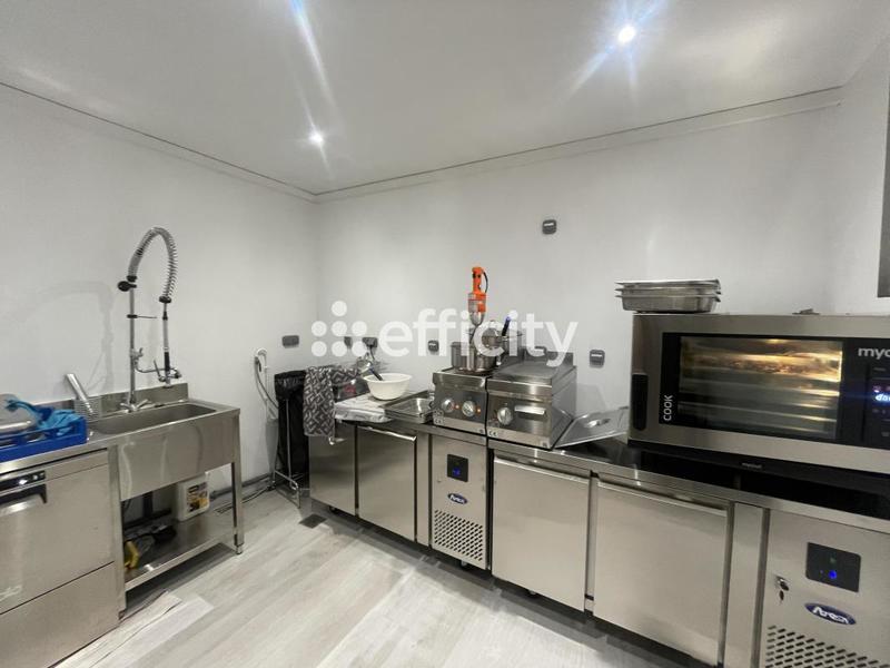 Immeuble - 3 040 m² - 43 pièces