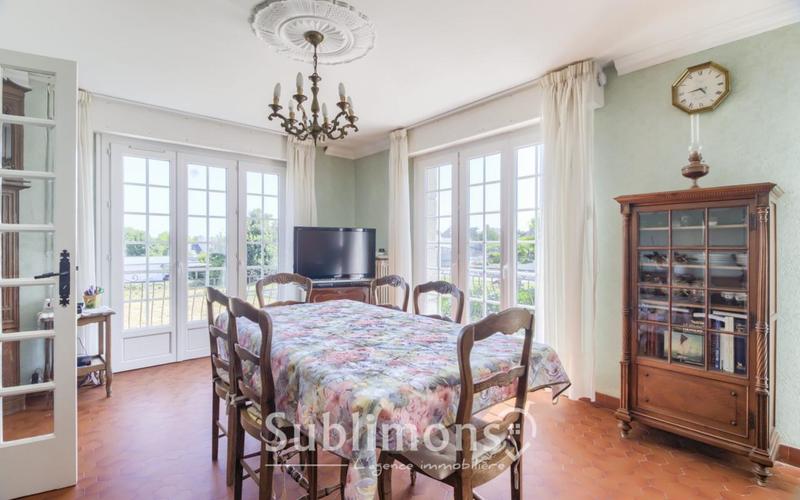 Maison traditionnelle - 170 m² - 6 pièces