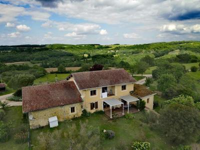 Maison de domaine équestre - 294 m² - 9 pièces