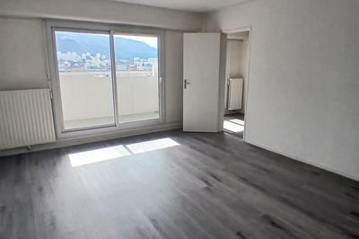 Appartement - 79 m² - 4 pièces