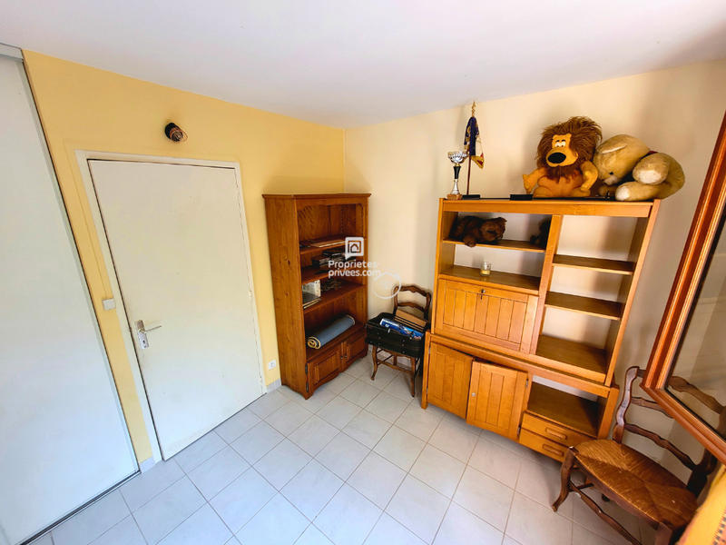 Maison - 235 m² - 9 pièces