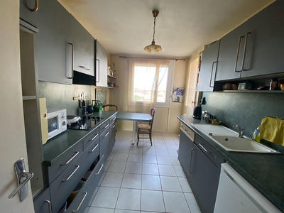 Appartement - 100 m² - 5 pièces