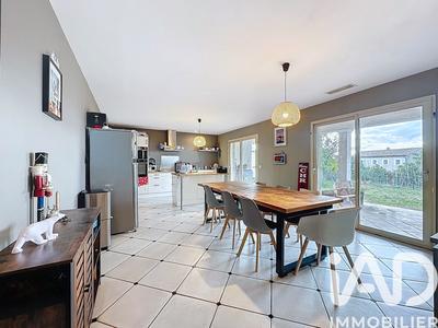 Maison - 142 m² - 5 pièces