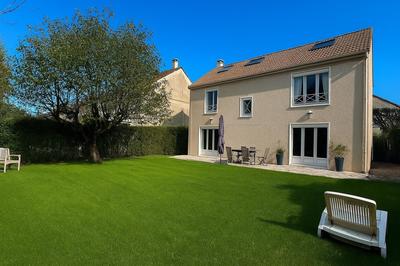 Maison - 172 m² - 7 pièces