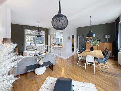 Maison de ville - 190 m² - 9 pièces