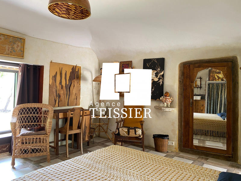 Maison - 230 m² - 5 pièces