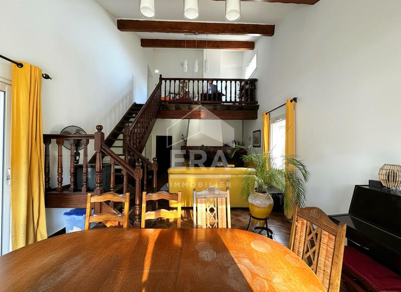 Maison - 235 m² - 8 pièces