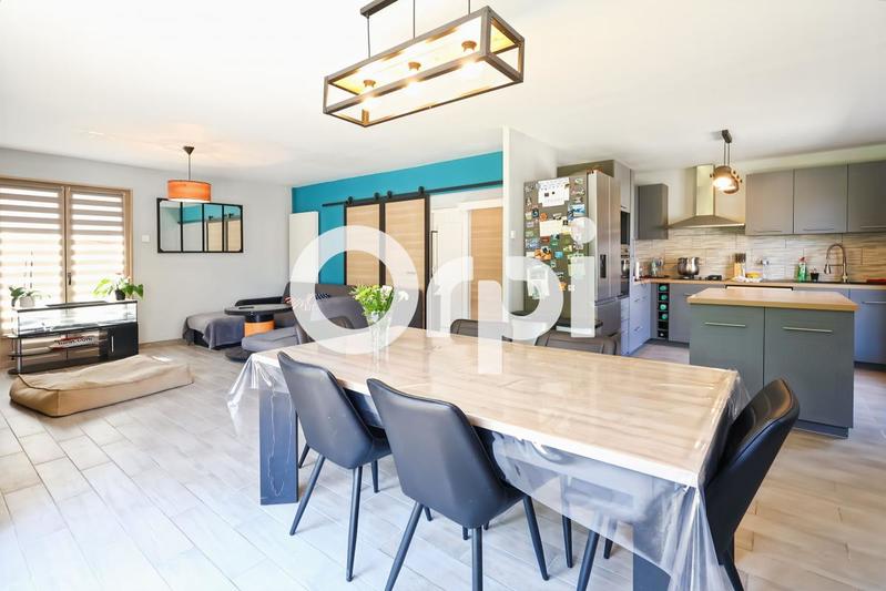 Maison - 95 m² - 4 pièces