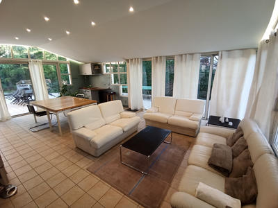 Maison - 213 m² - 8 pièces