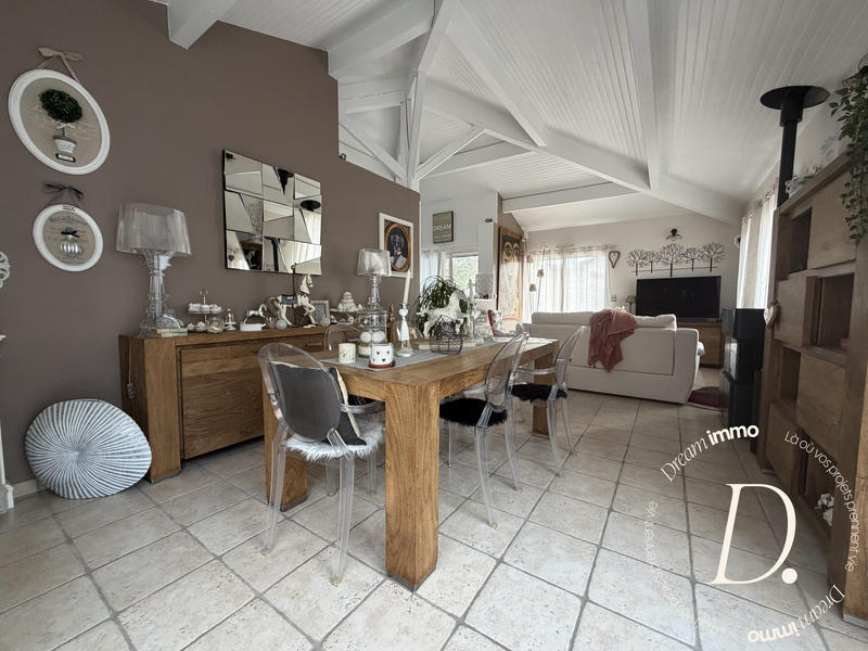 Maison - 203 m² - 5 pièces