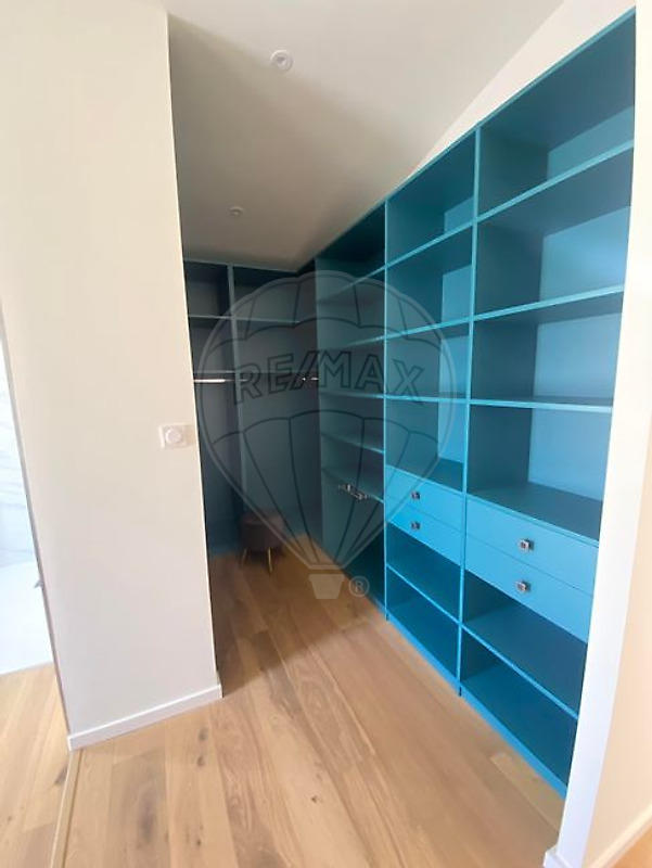 Maison - 216 m² - 6 pièces