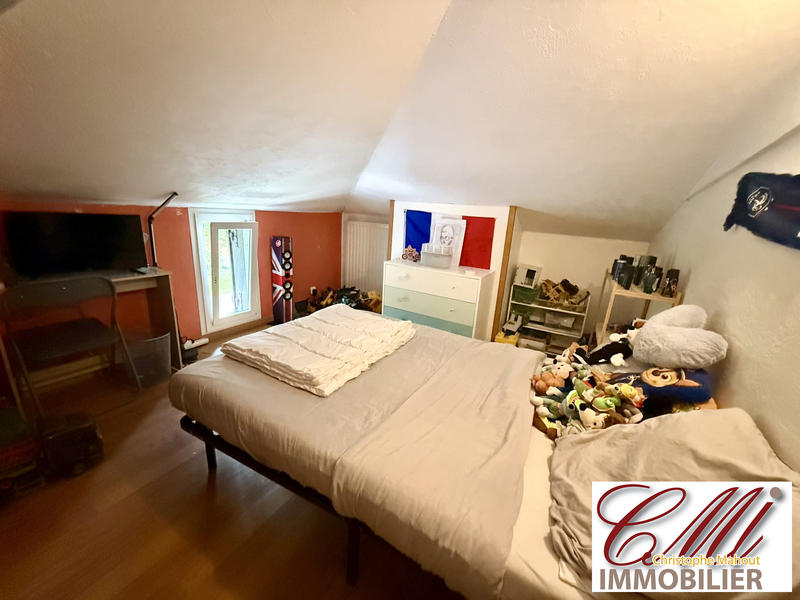 Maison - 101 m² - 8 pièces