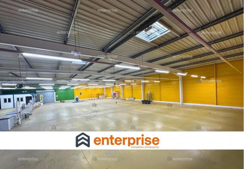 Local commercial - 1 079 m²