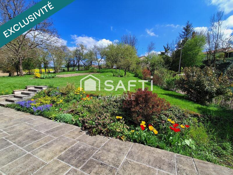 Maison - 200 m² - 7 pièces