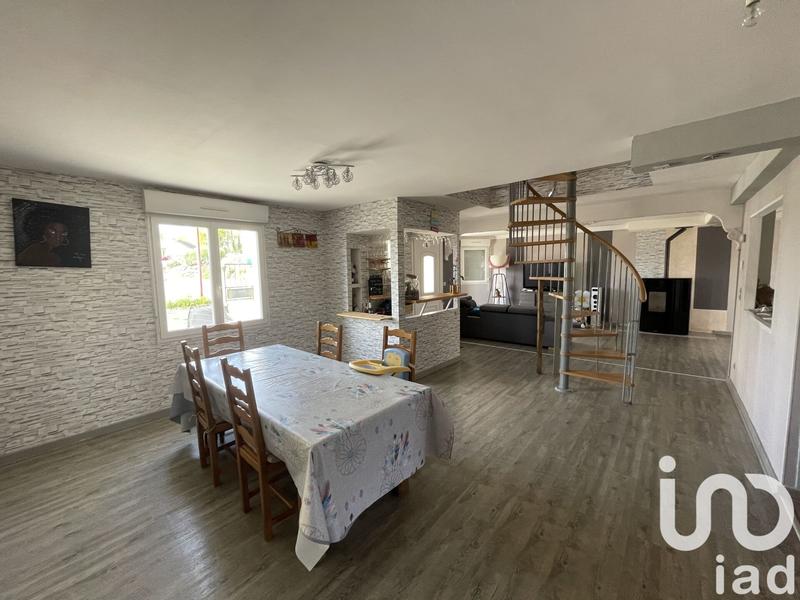 Maison - 205 m² - 5 pièces