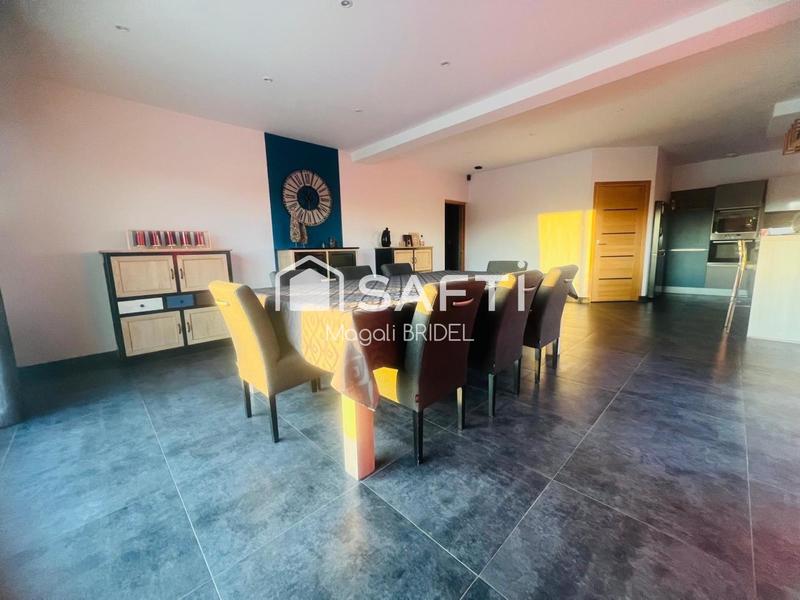 Maison - 270 m² - 10 pièces