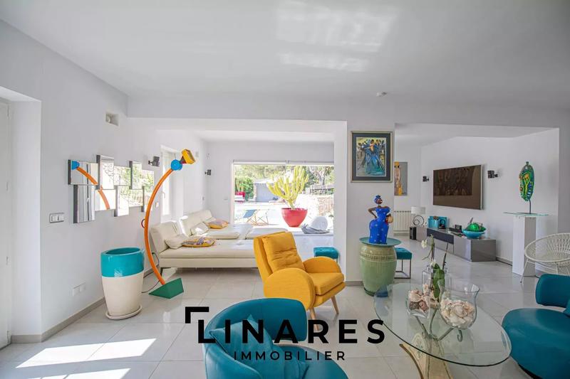 Villa - 320 m² - 5 pièces