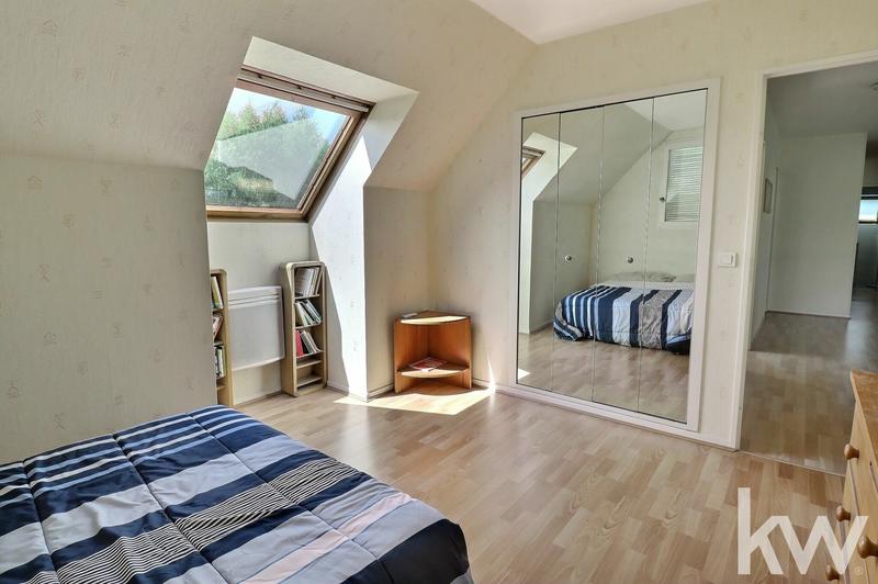 Maison - 240 m² - 9 pièces