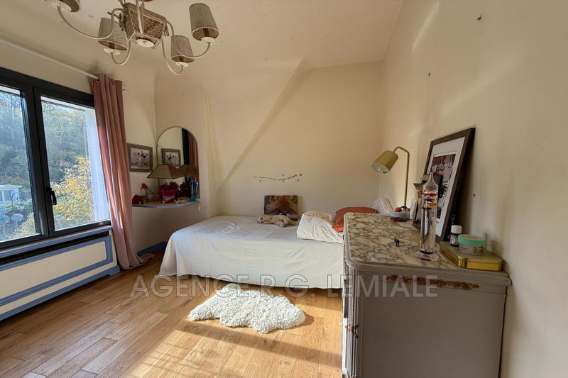 Maison - 180 m² - 7 pièces