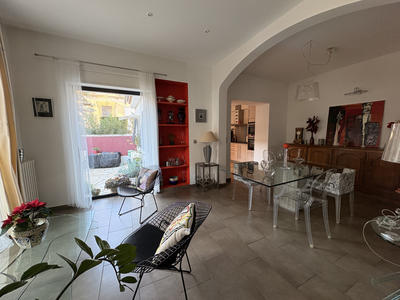 Maison - 180 m² - 8 pièces