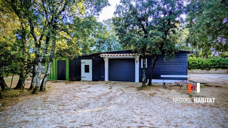 Maison - 235 m² - 10 pièces