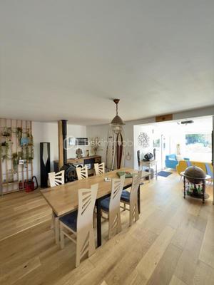 Propriété - 166 m² - 9 pièces