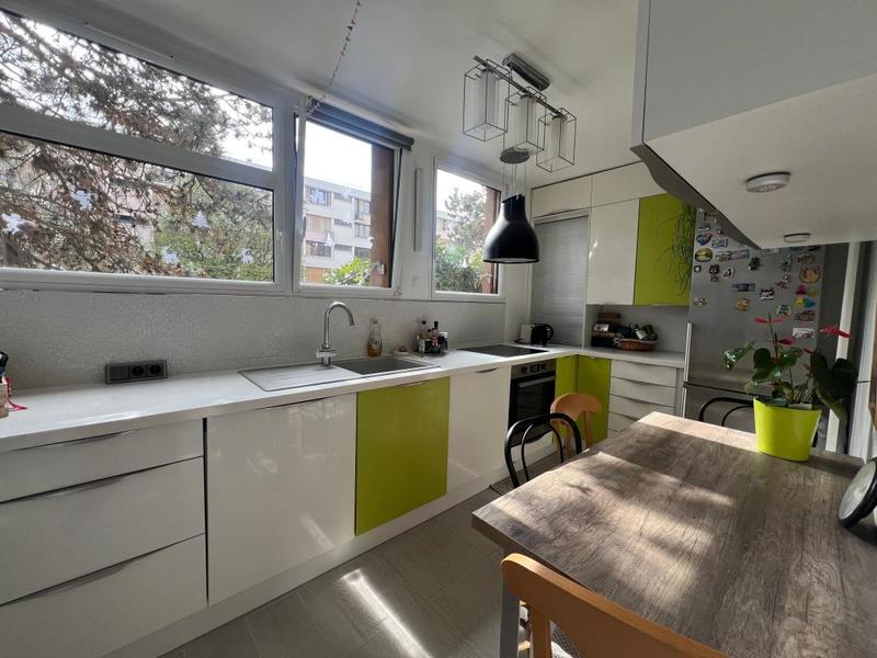 Appartement - 82 m² - 4 pièces