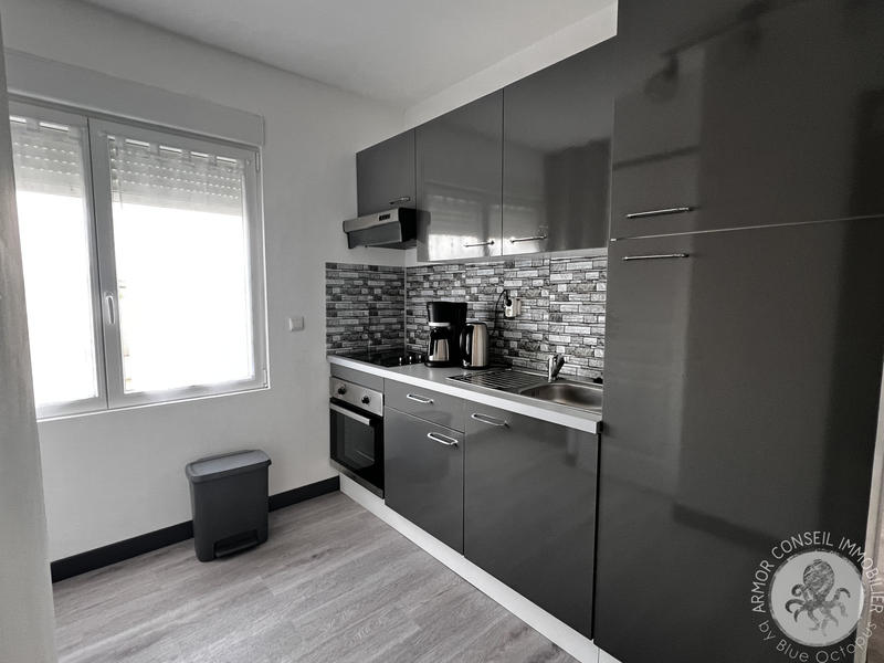 Local commercial - 216 m² - 10 pièces