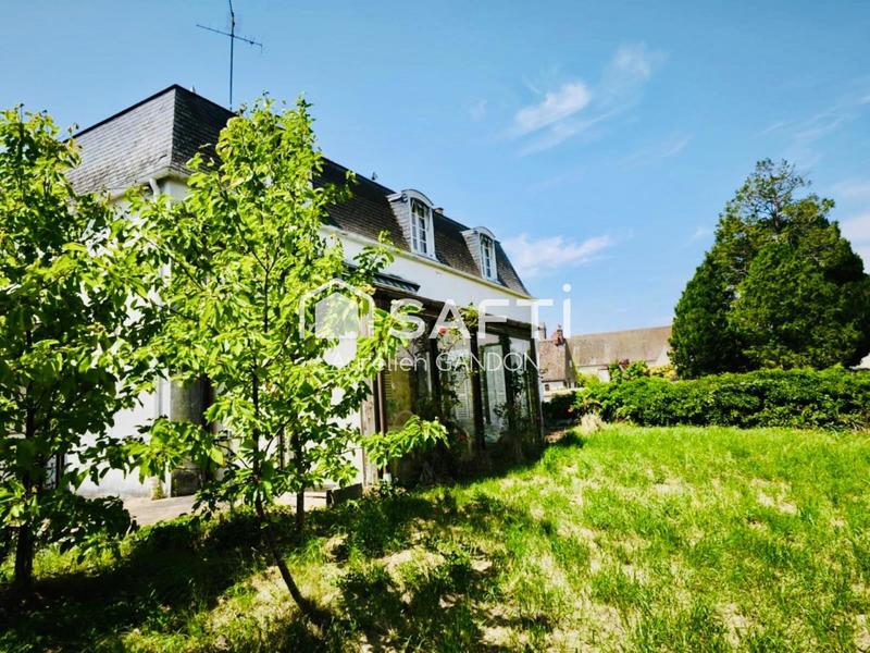 Maison - 320 m² - 8 pièces