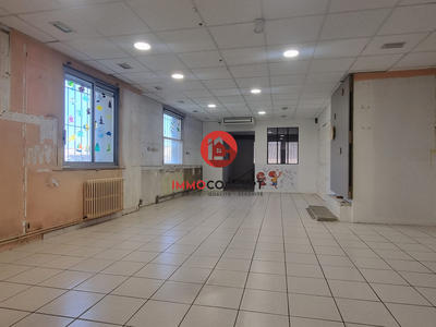 Local commercial - 198 m² - 9 pièces