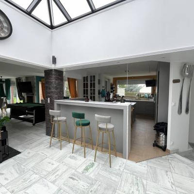 Maison - 216 m² - 8 pièces