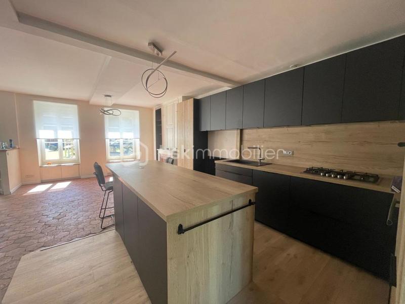 Maison - 177 m² - 7 pièces