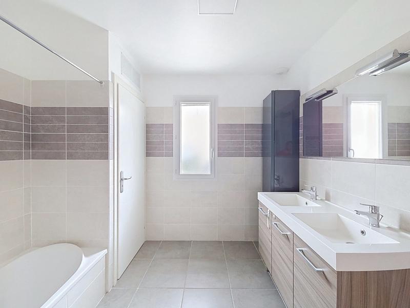 Maison - 111 m² - 5 pièces