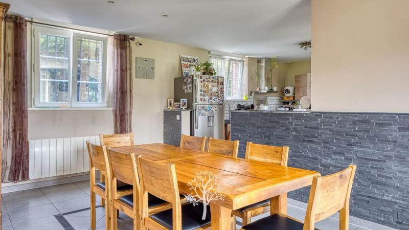 Maison bourgeoise - 212 m² - 8 pièces