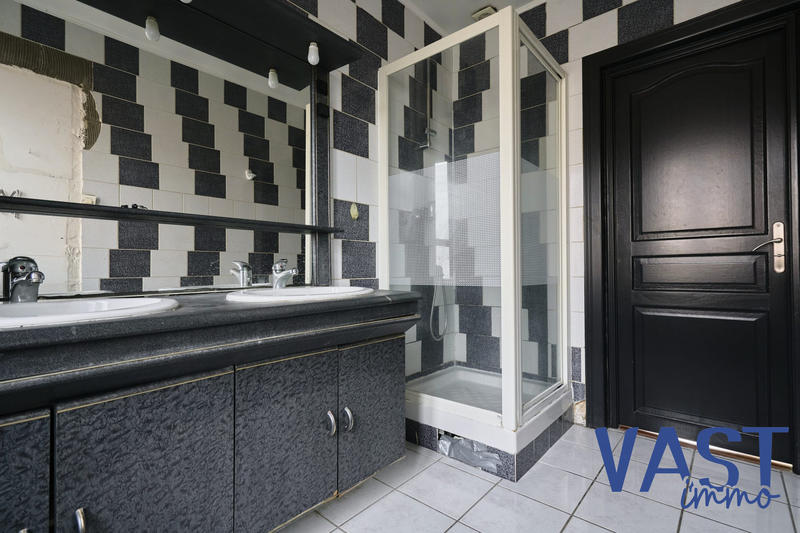 Maison traditionnelle - 160 m² - 7 pièces