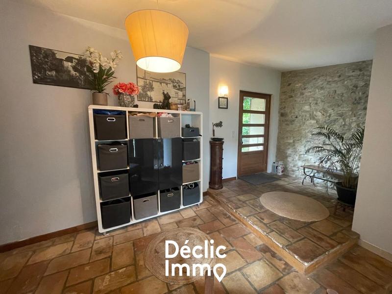 Maison - 232 m² - 7 pièces
