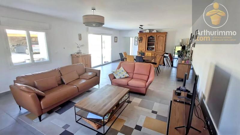 Maison - 207 m² - 8 pièces