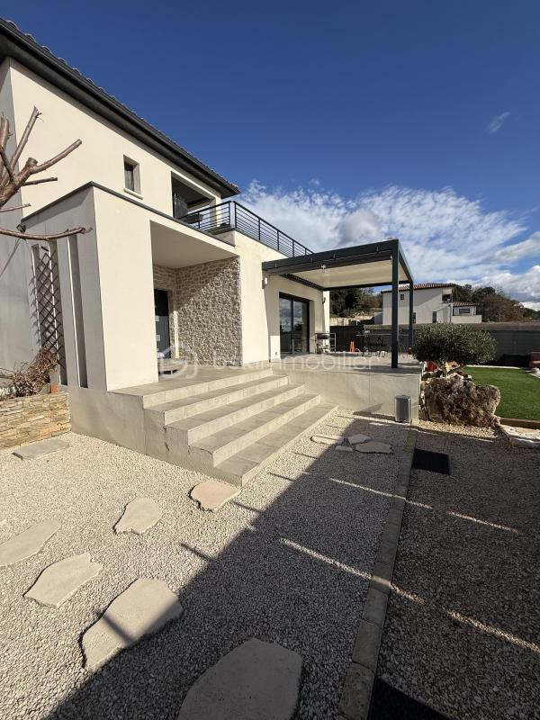 Demeure - 126 m² - 5 pièces