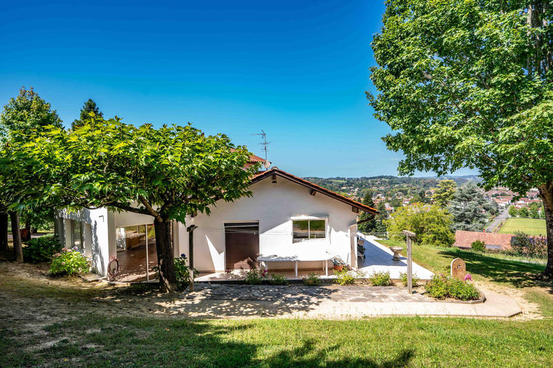 Maison - 243 m² - 6 pièces