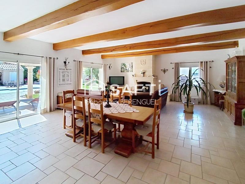 Maison - 230 m² - 7 pièces