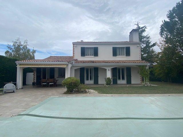 Maison - 179 m² - 6 pièces