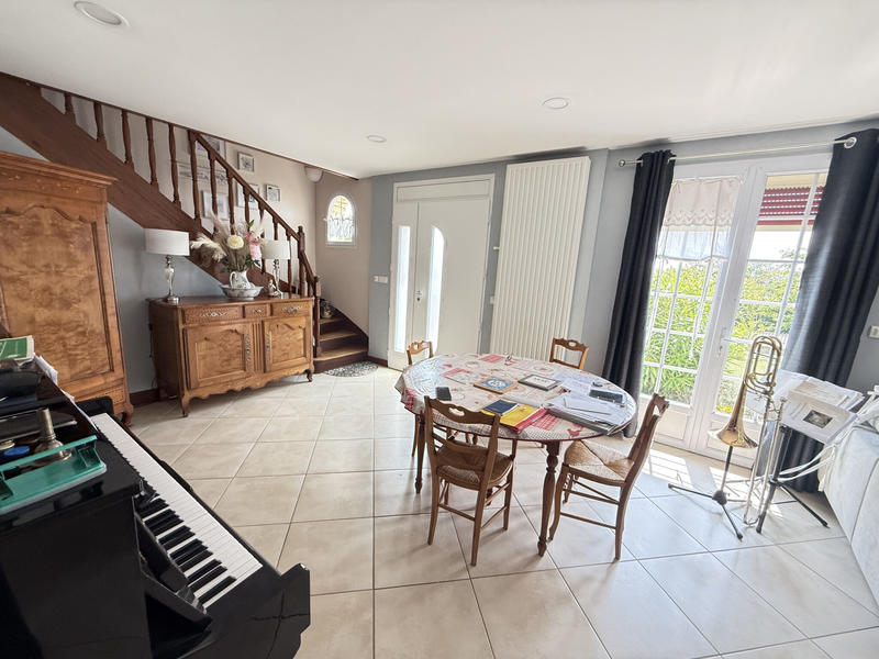 Maison - 225 m² - 11 pièces