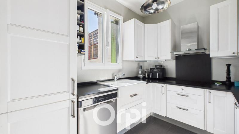 Maison - 102 m² - 4 pièces