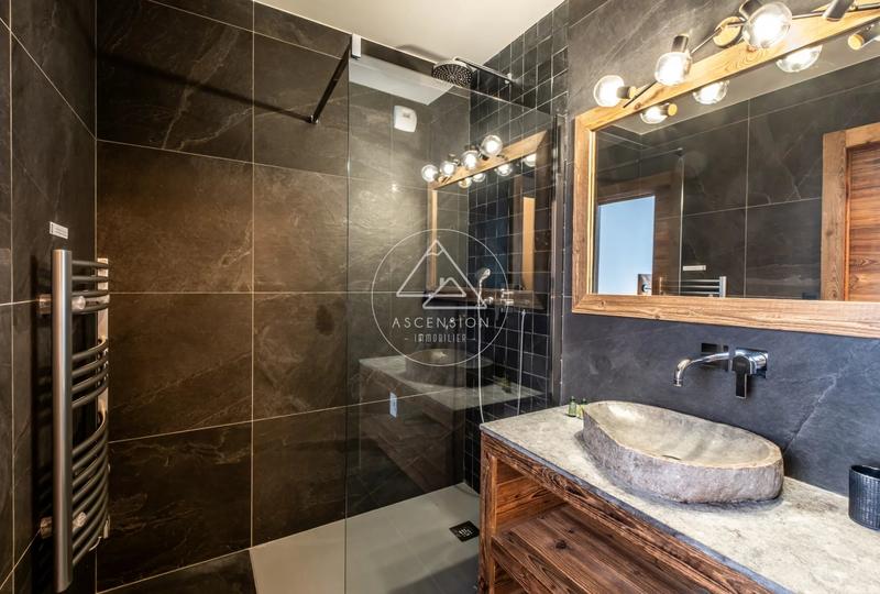 Appartement - 90 m² - 3 pièces